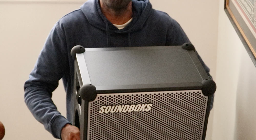 Mike raising the SOUNDBOKS Gen 4 off the ground